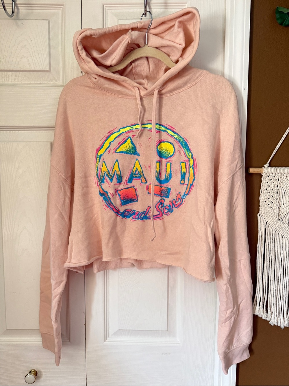 NWOT Maui and Sons Graphic Cropped Hoodie Sweatshirt / Size Large
